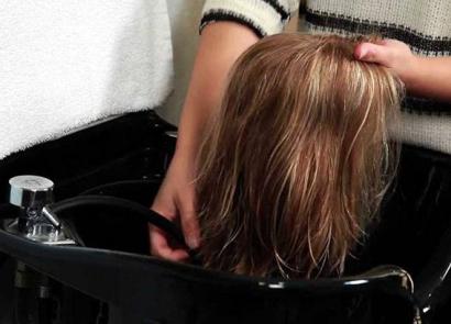 Как мыть искусственный парик