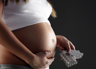 Как безопасно лечить кашель в разных триместрах беременности Средство от кашля для беременных 1